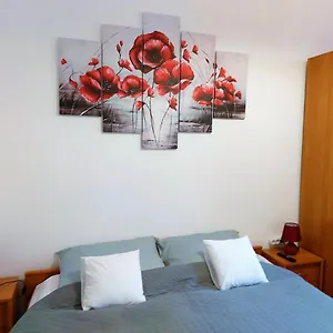 https://little-hungary-apartment.inbudapesthotels.com