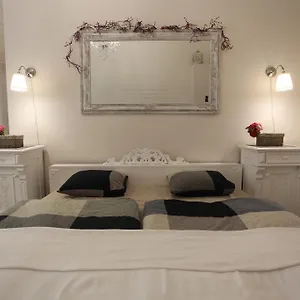 https://vintage-apartment-at-basilica.inbudapesthotels.com